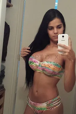 Josiane - picture 1 of 4