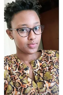 Vicky - picture 1 of 5