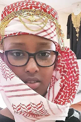 Vicky - picture 1 of 5