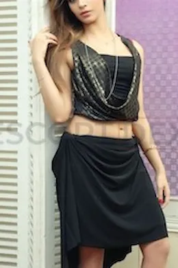 Omyale Pippa - picture 1 of 3