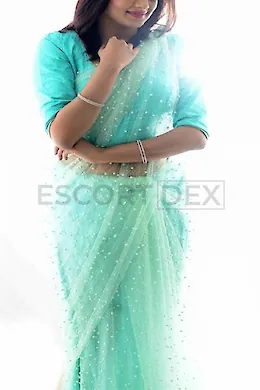 KUSUM TANDON - picture 1 of 4