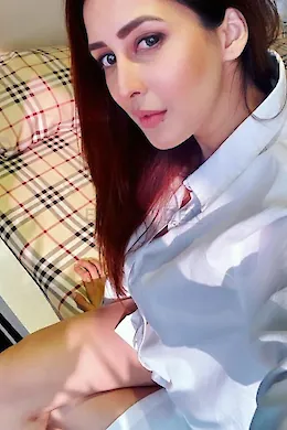 Komal - picture 1 of 5