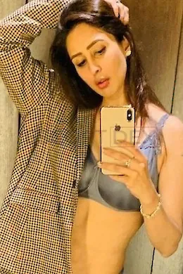 Komal - picture 1 of 5