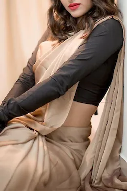 HEENA MITTAL - picture 1 of 4