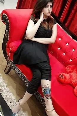 Simran - picture 1 of 3