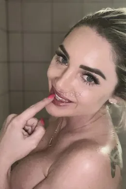 Bianca - picture 1 of 3