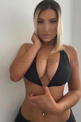 SANALI SHARMA - picture 1 of 4