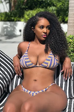 MISS M - picture 1 of 3