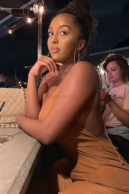 MISS M - picture 1 of 3