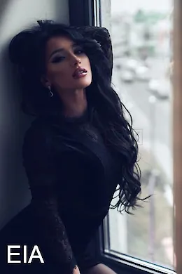 Roberta - picture 1 of 4