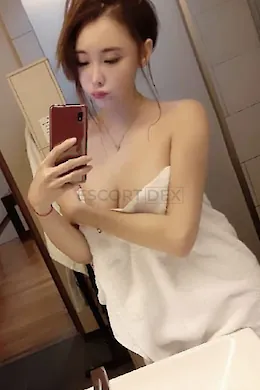 Lillian - picture 1 of 5