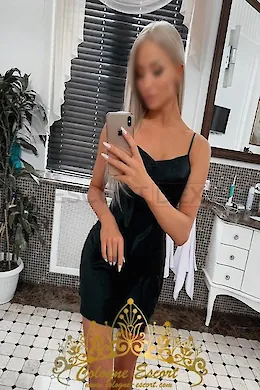 Alessia - picture 1 of 5