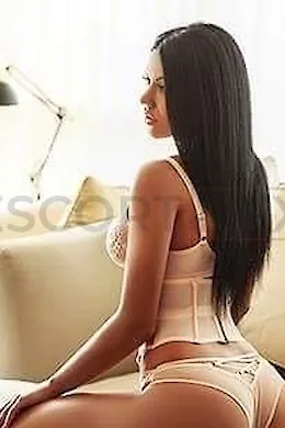 Adrianna - picture 1 of 6