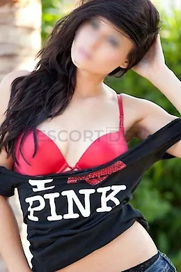 Tiya - picture 1 of 3