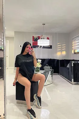 Vanessa - picture 1 of 3