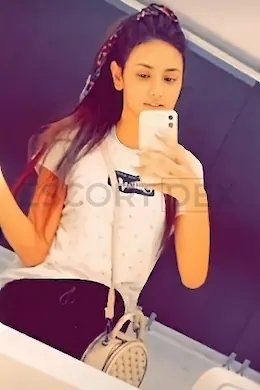 Rabiya khan - picture 1 of 4