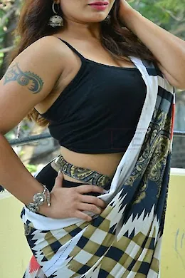 DAMINI VYAS - picture 1 of 4