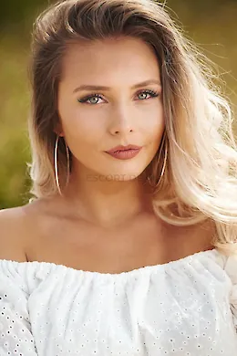 TANIA - picture 1 of 5