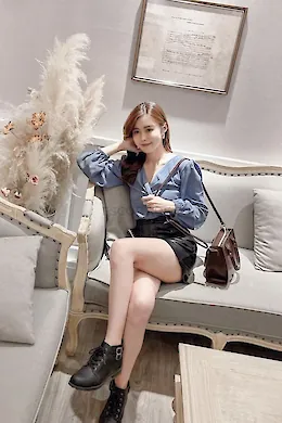 Claire - picture 1 of 5