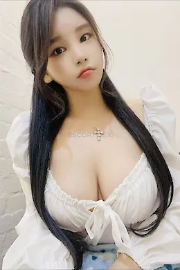 Hannah - picture 1 of 5