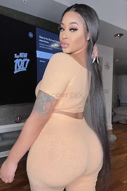 LORALEE - picture 1 of 6