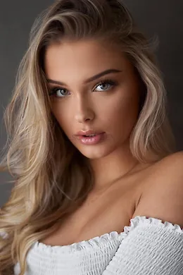 ANNELISE - picture 1 of 5