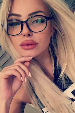 Zoe - picture 1 of 3