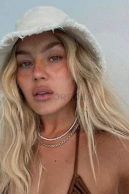 ANNA MASSAGE - picture 1 of 4