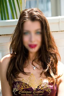 Roxana - picture 1 of 6