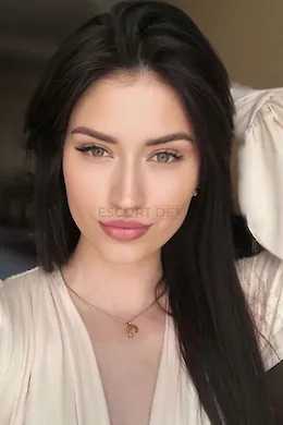 ROBYN - picture 1 of 5