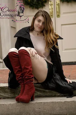 julia - picture 1 of 6