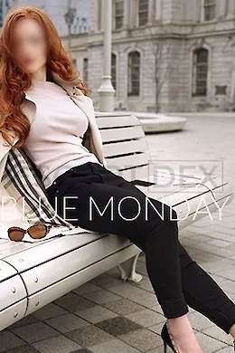 Veronica Moore - picture 1 of 6