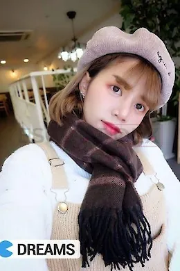 Leila - picture 1 of 6