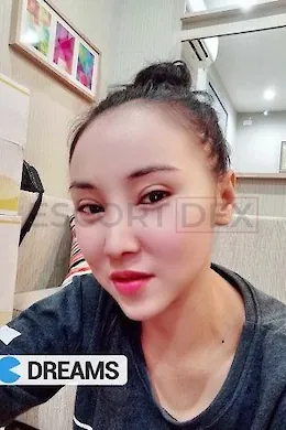 Aisha - picture 1 of 5