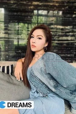 Lily - picture 1 of 6