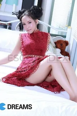 Molly - picture 1 of 6