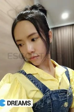 Molly - picture 1 of 6