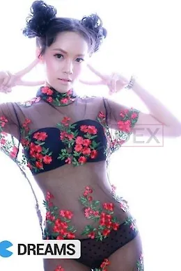 Molly - picture 1 of 6