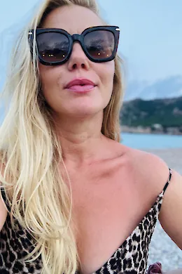 Emma - picture 1 of 3