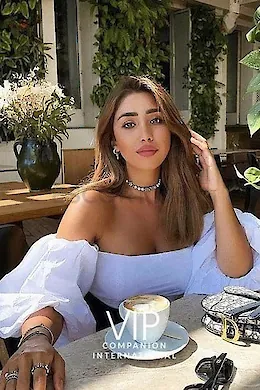 Amelie - picture 1 of 3