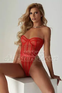 Aisha - picture 1 of 5