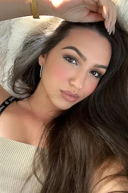 KIRSTY - picture 1 of 6