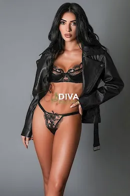 Molly - picture 1 of 5