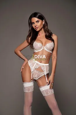 Bianca - picture 1 of 6