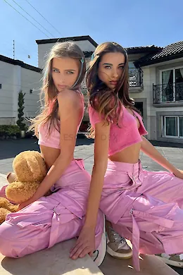 AVRIL - picture 1 of 6