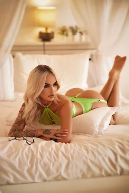 Alecsandra - picture 1 of 6