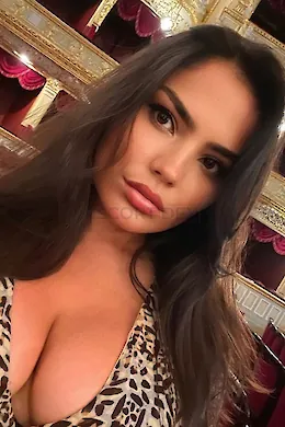 EMILIA - picture 1 of 5