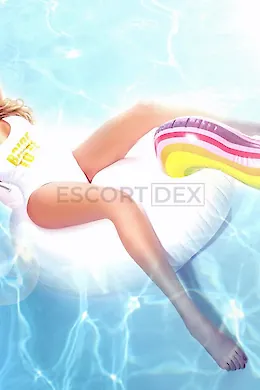 Emilly - picture 1 of 6