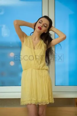 Alina - picture 1 of 5