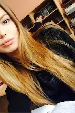 Anya - picture 1 of 5